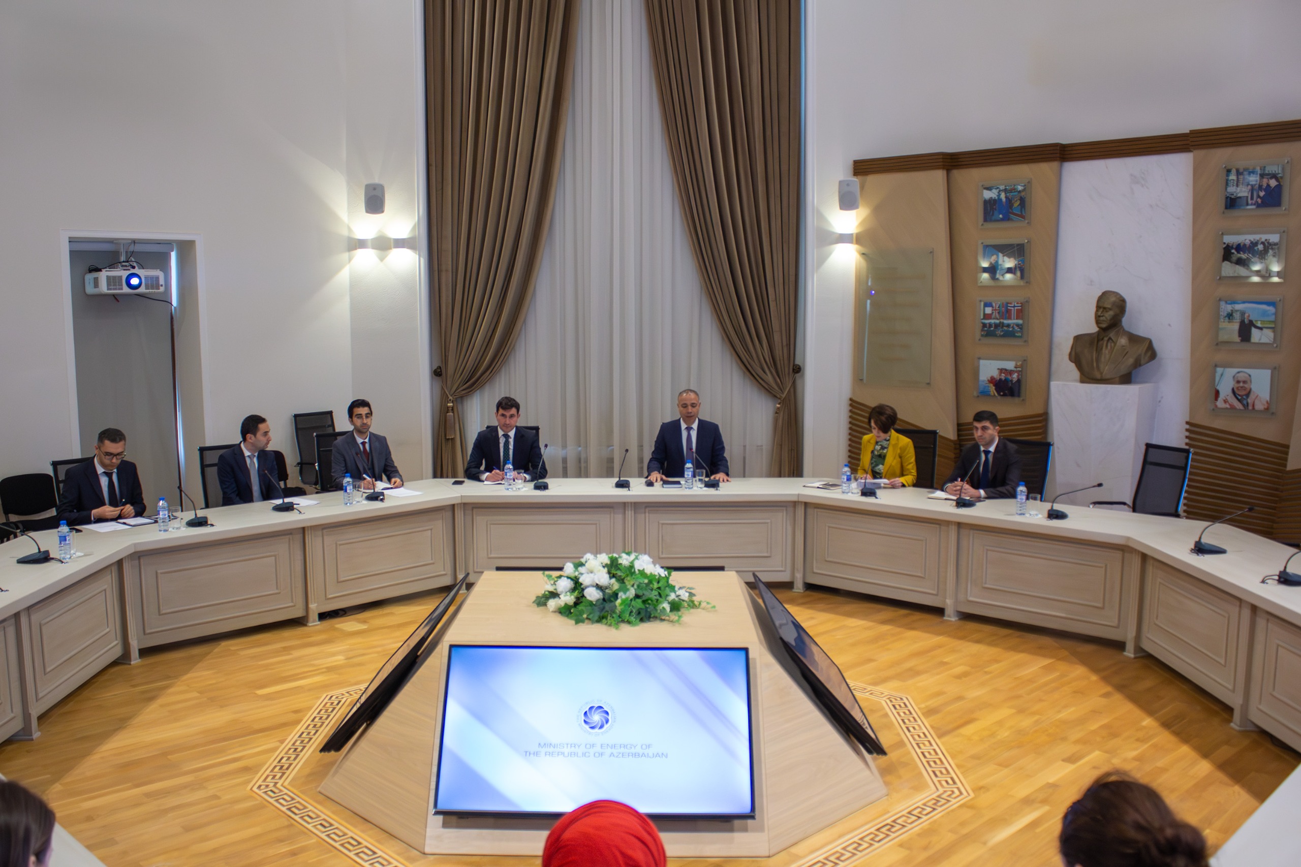 A meeting with Deputy to the Director General of UNIDO was held at the Ministry of Energy