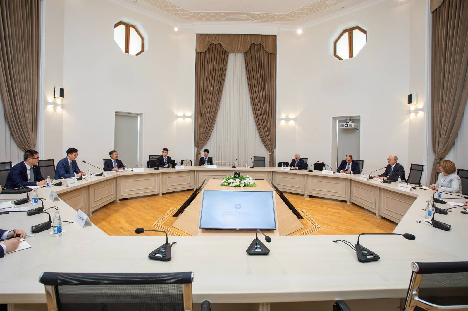 “PowerChina Resources Ltd” şirkəti ilə bərpa olunan enerji layihələrinin inkişafı müzak...