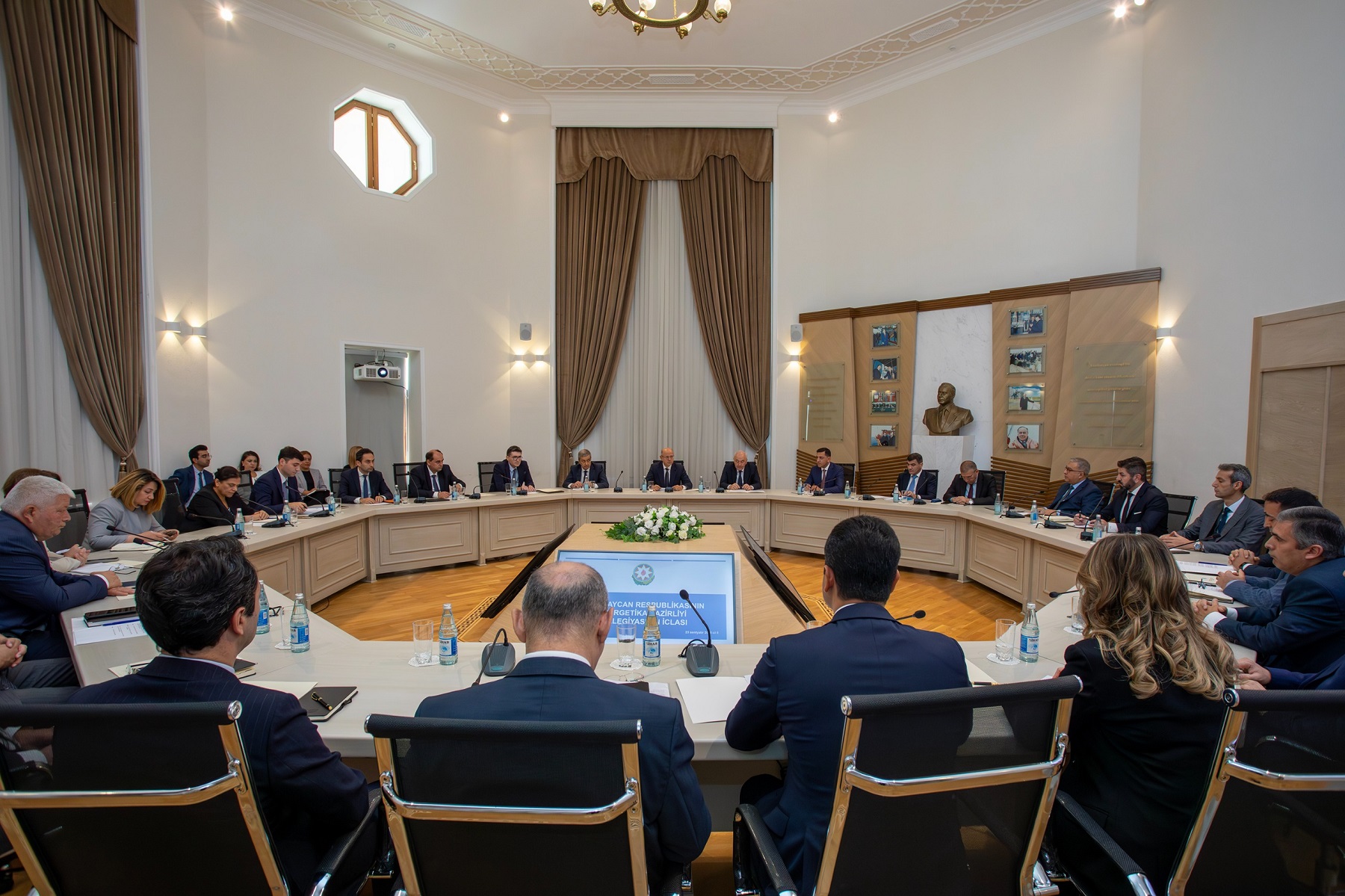  Energetika Nazirliyində kollegiya iclası keçirilib