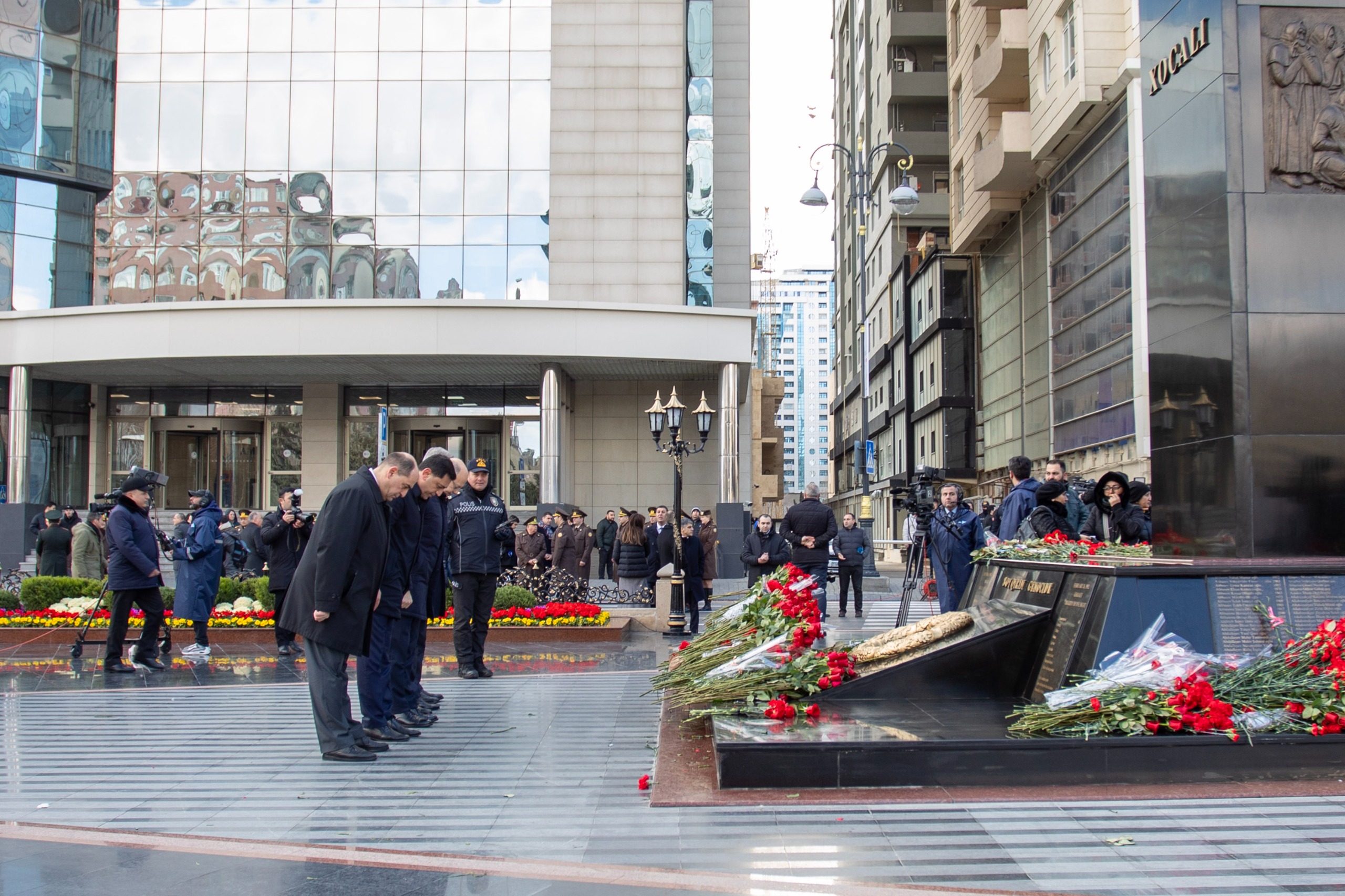The staff of the Ministry of Energy visited the Khojaly Genocide monument