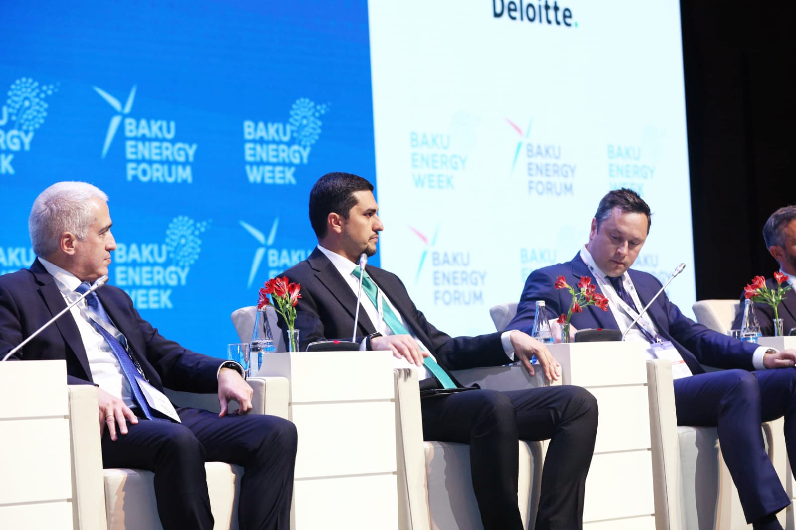 BOEMDA-nın direktor müavini Kamran Hüseynov 29-cu Bakı Enerji Forumunda çıxış edib