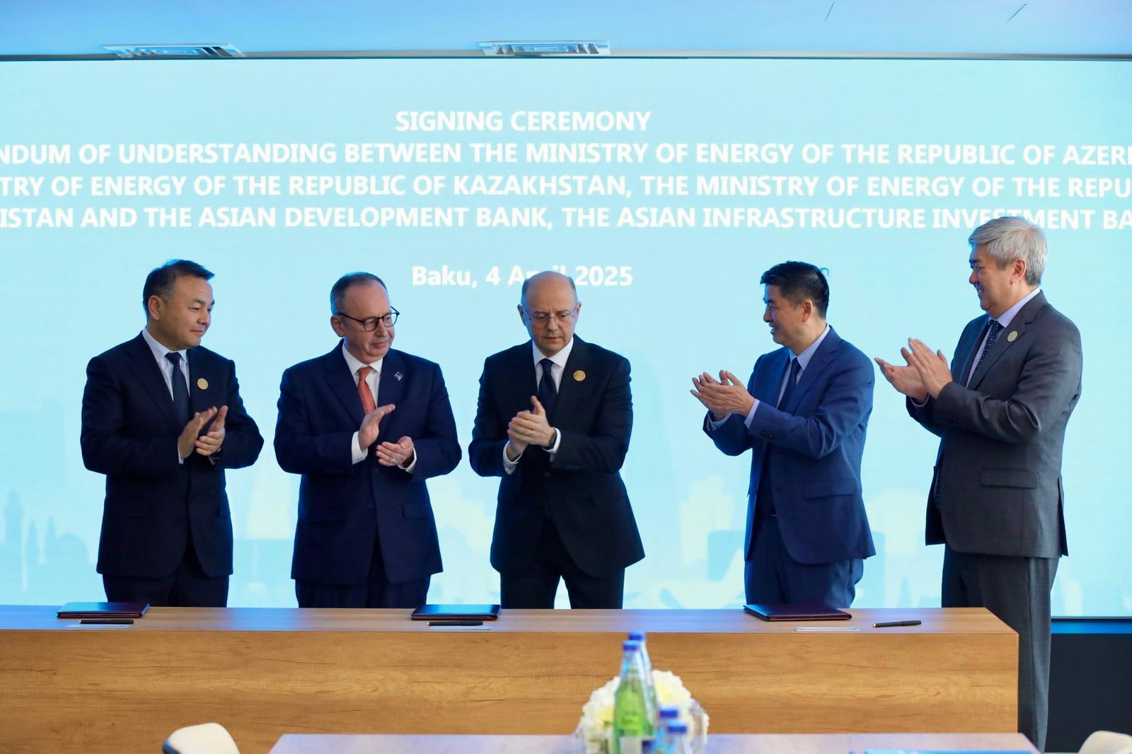 Azərbaycan, Qazaxıstan, Özbəkistan AİB və AİİB ilə “Xəzər Yaşıl Enerji Dəhlizi” üzrə əməkdaşlıq edəcəklər