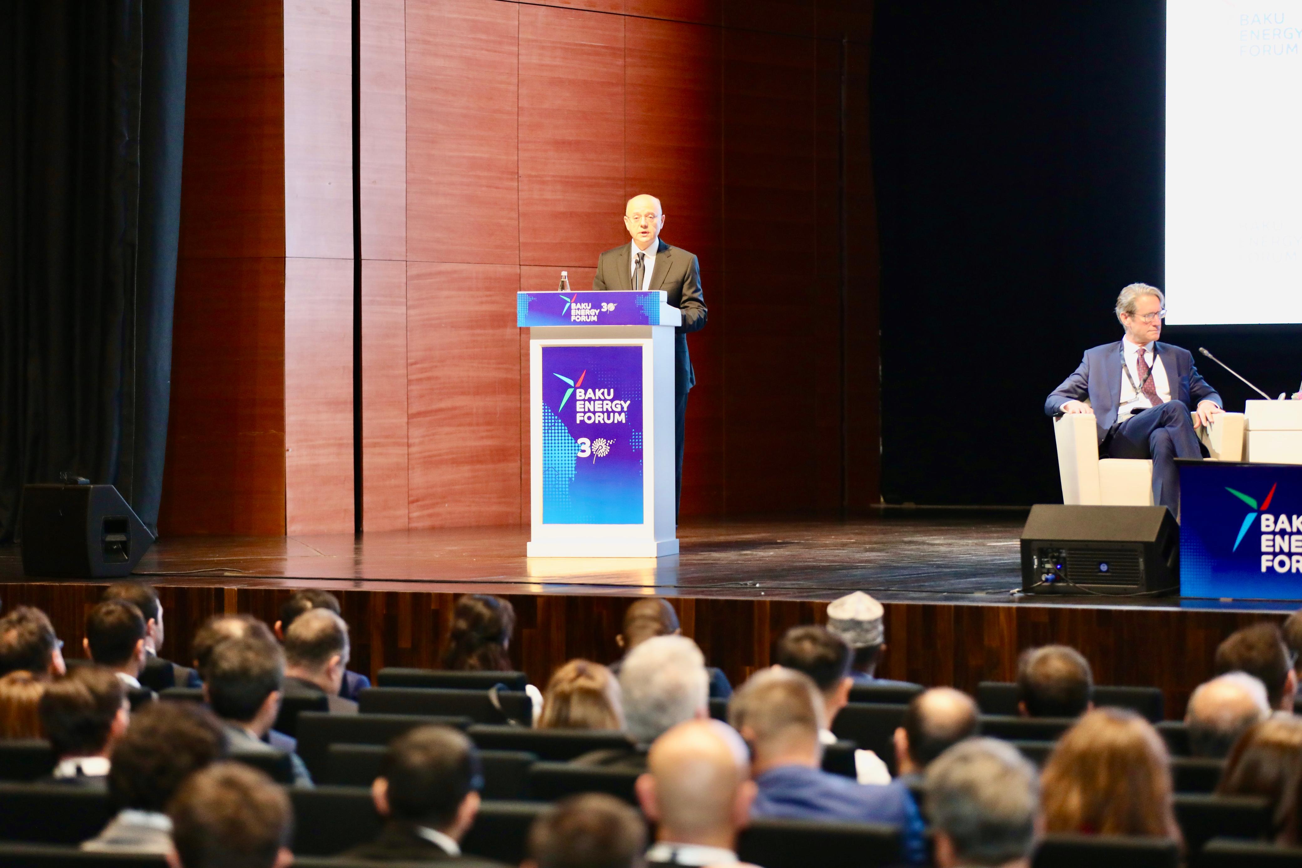 Bakı Enerji Forumunda: “Azərbaycan Xəzərin enerji mərkəzi kimi inkişafında tamamilə yeni bir strateji səhifə açır”