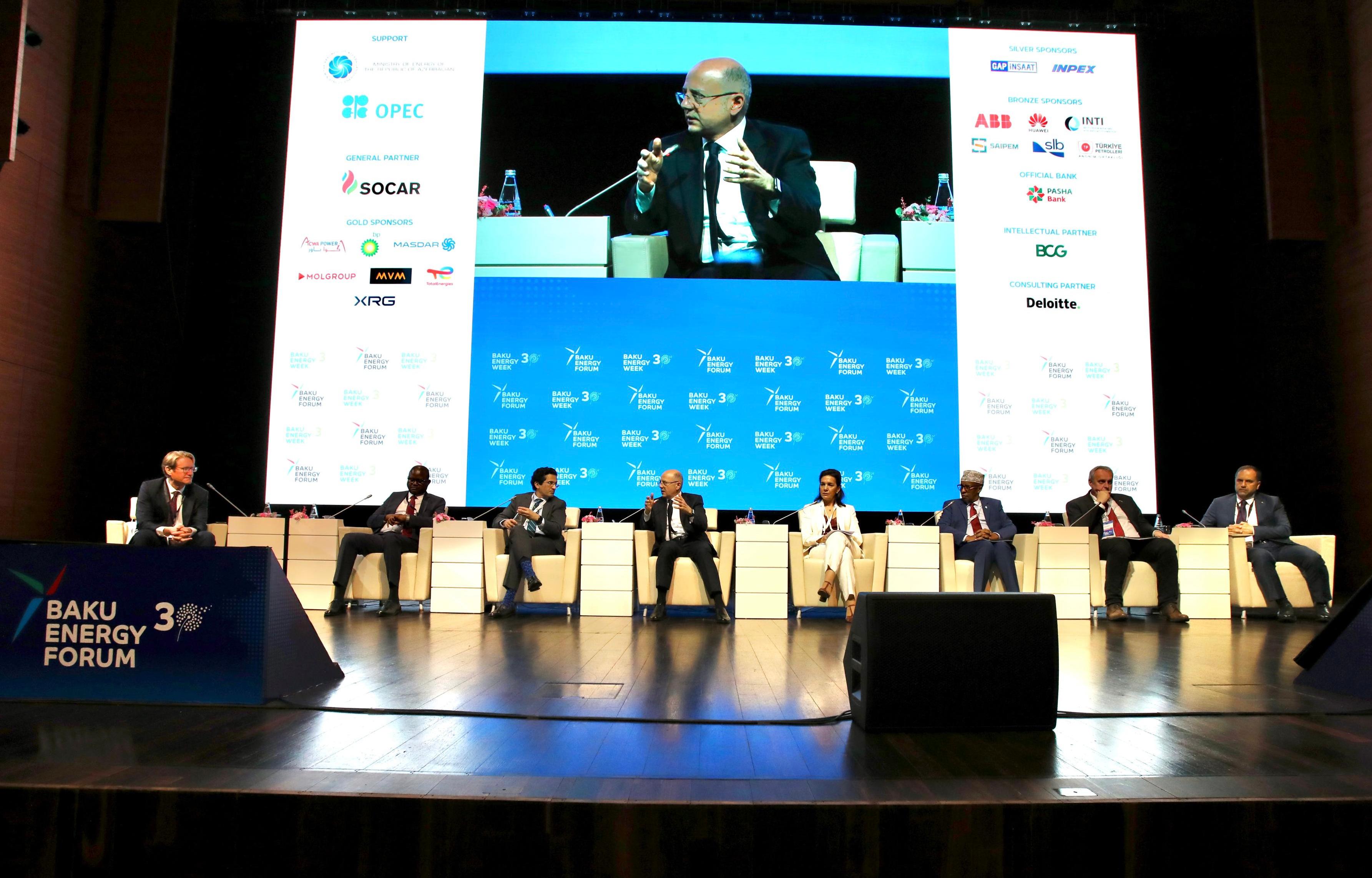 Bakı Enerji Forumunda: “Azərbaycan Xəzərin enerji mərkəzi kimi inkişafında tamamilə yeni bir strateji səhifə açır”