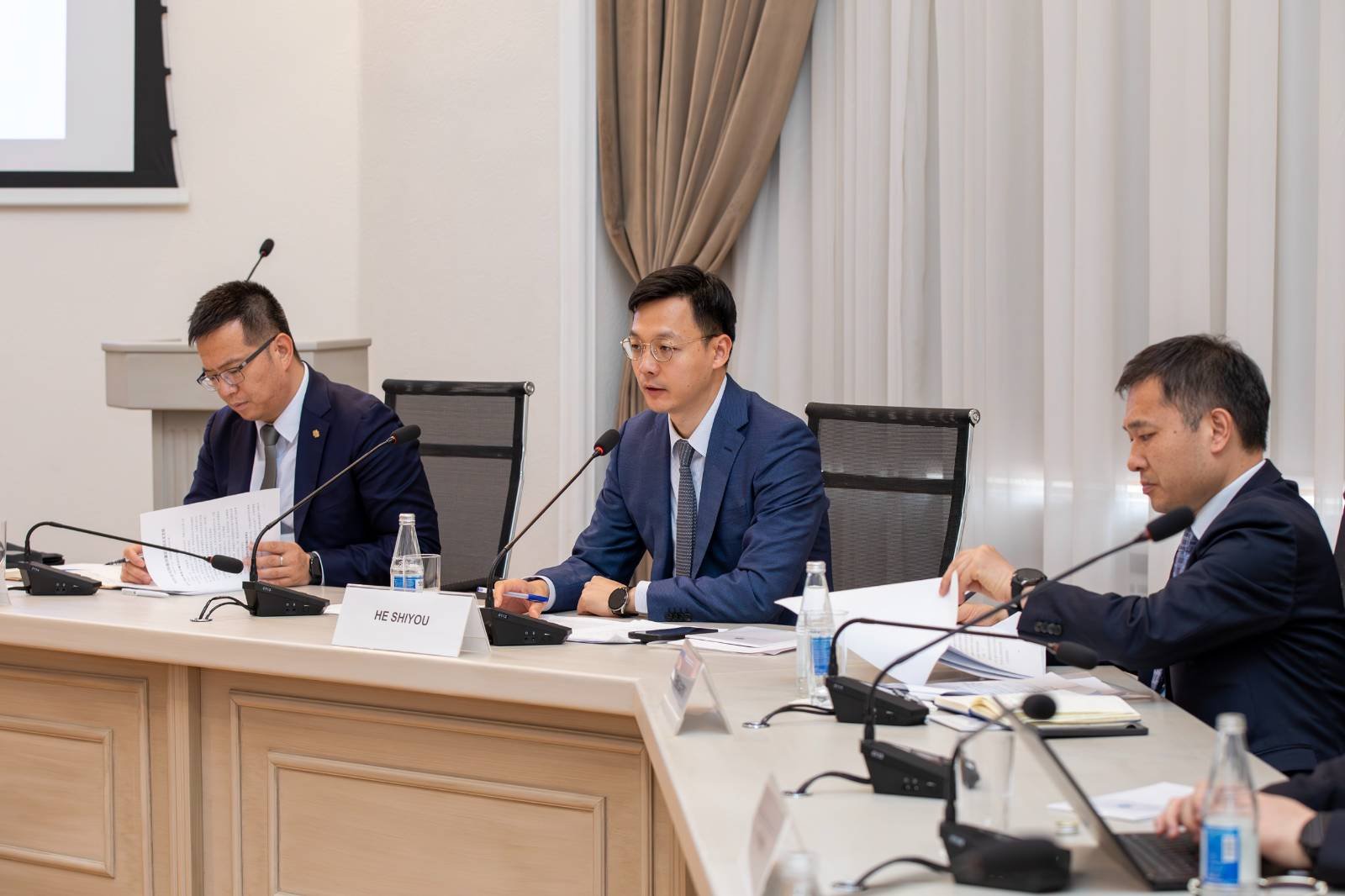 “PowerChina Resources Ltd” şirkəti ilə bərpa olunan enerji layihələrinin inkişafı müzakirə edilib