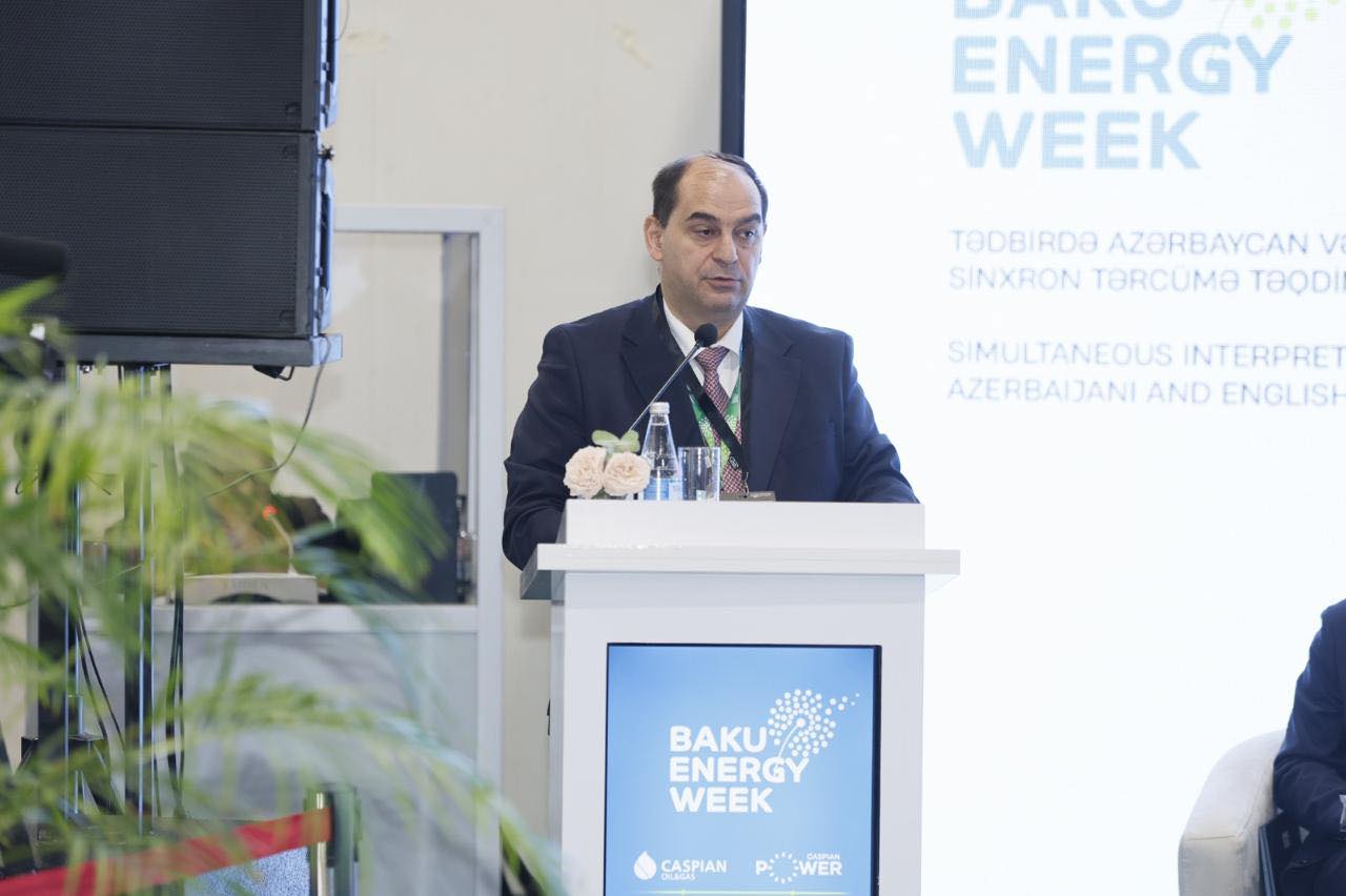 Bakı Enerji Həftəsi çərçivəsində Azərbaycanın damüstü günəş enerjisi potensialına dair tədqiqatın nəticələri təqdim olunub