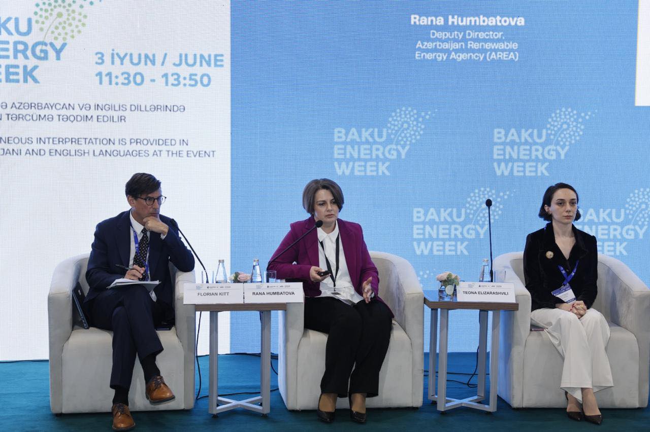Bakı Enerji Həftəsi çərçivəsində Azərbaycanın damüstü günəş enerjisi potensialına dair tədqiqatın nəticələri təqdim olunub