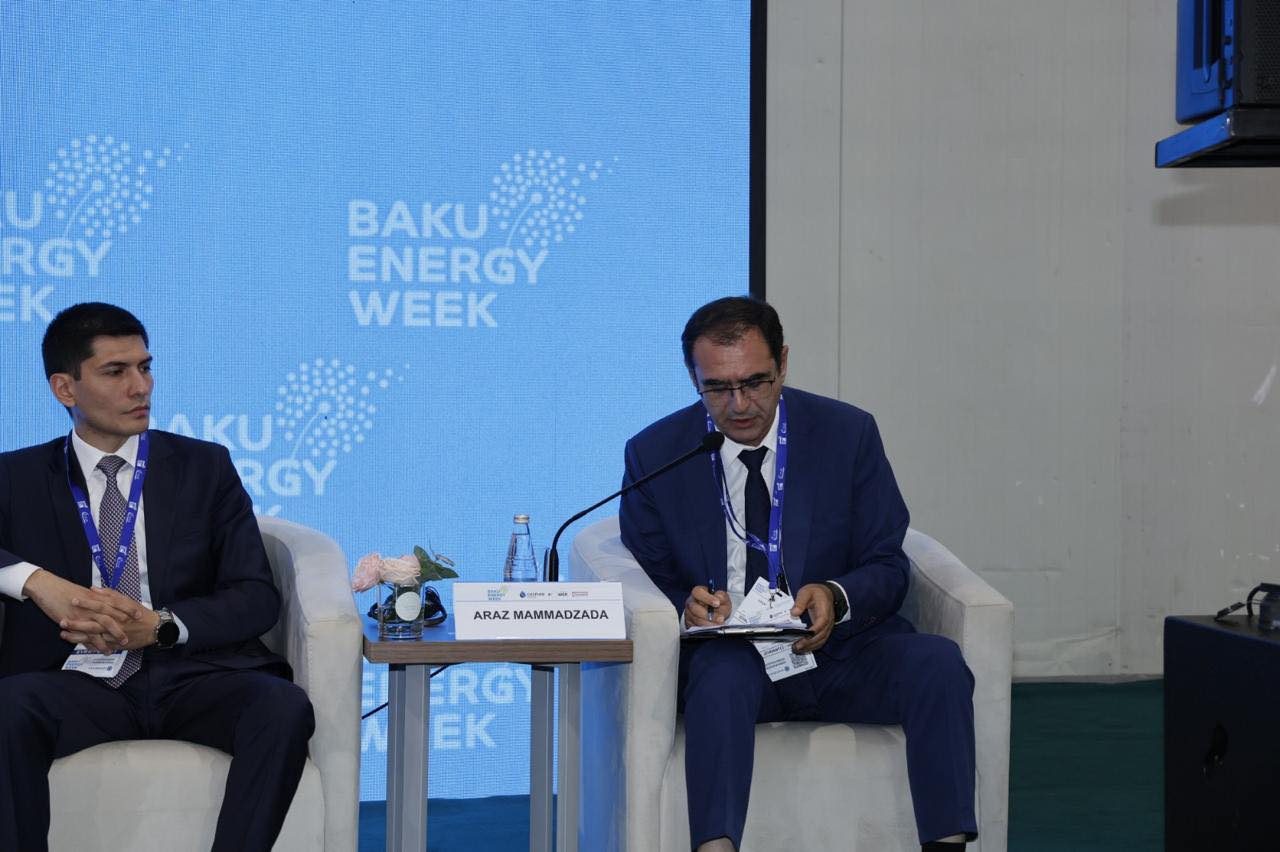 Bakı Enerji Həftəsi çərçivəsində Azərbaycanın damüstü günəş enerjisi potensialına dair tədqiqatın nəticələri təqdim olunub