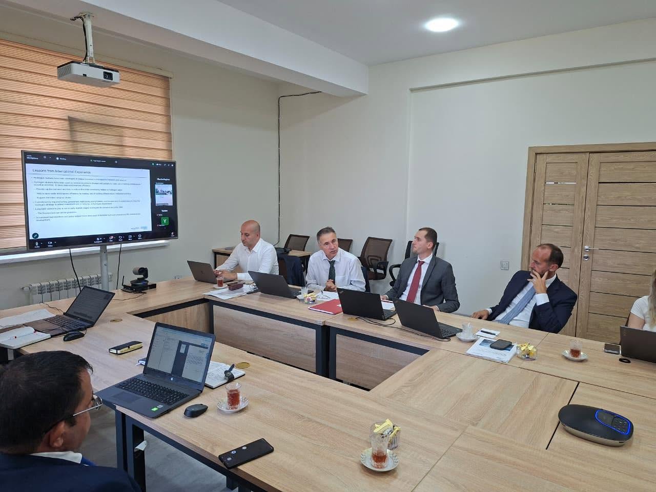 Energetika Nazirliyinin sədrliyi ilə “Hidrogen istehsalı ilə bağlı konseptual-strateji sənəd layihəsinin hazırlanması” üzrə İşçi Qrupunun hibrid formatda növbəti iclası keçirilib