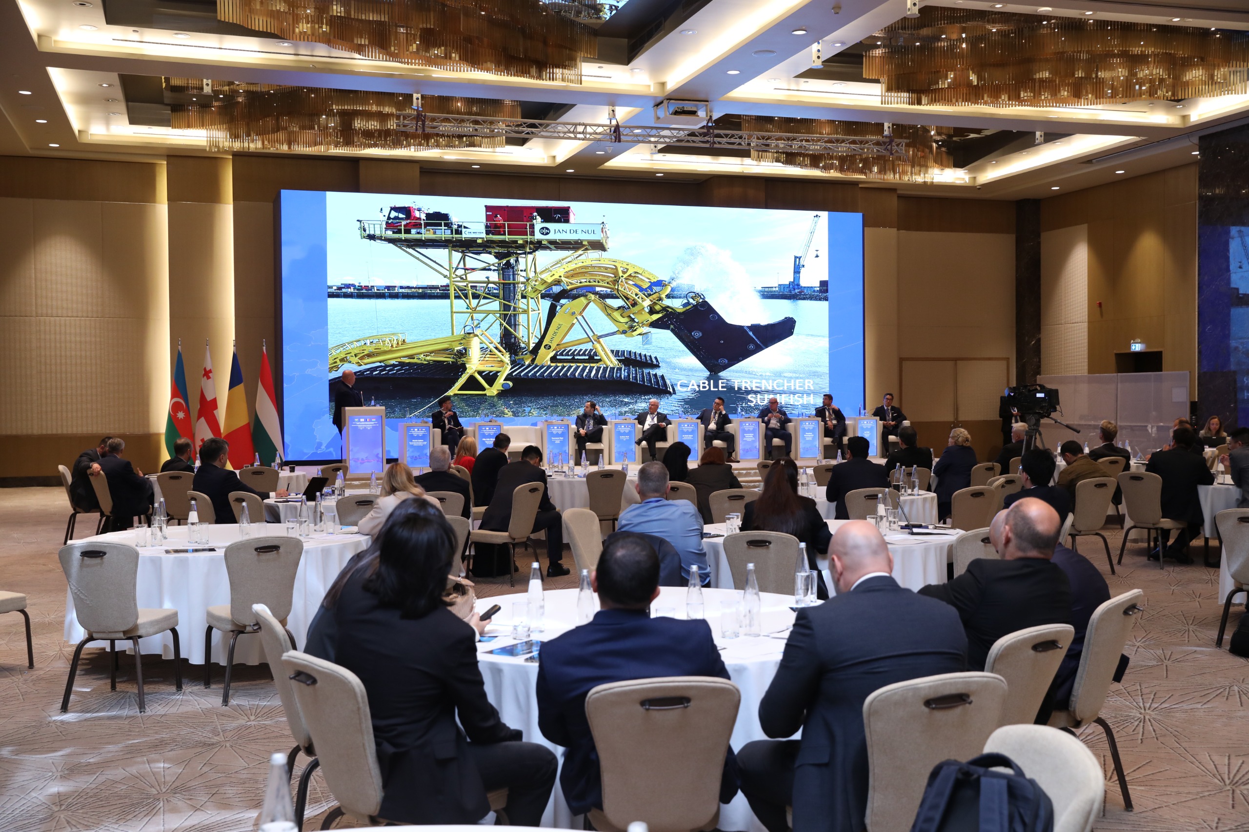 Bakıda Yaşıl Enerji Dəhlizinin texniki-iqtisadi nəticələri ilk dəfə beynəlxalq investorlara təqdim olunub