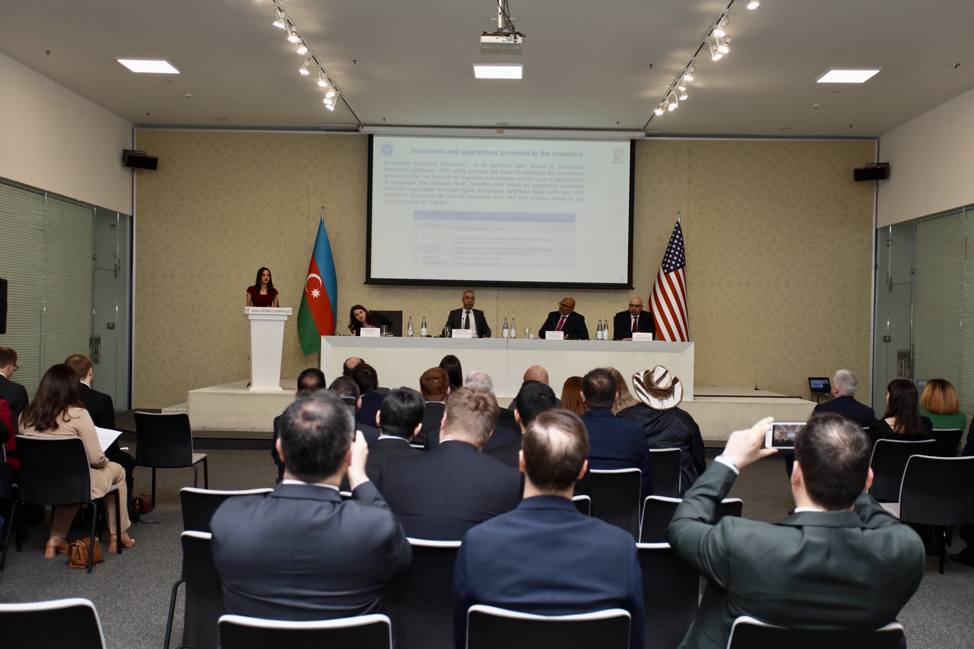 Aygun Zeynalova, Deputy director of AREA gave speech at the "Azerbaijan-US Green Energy Forum"