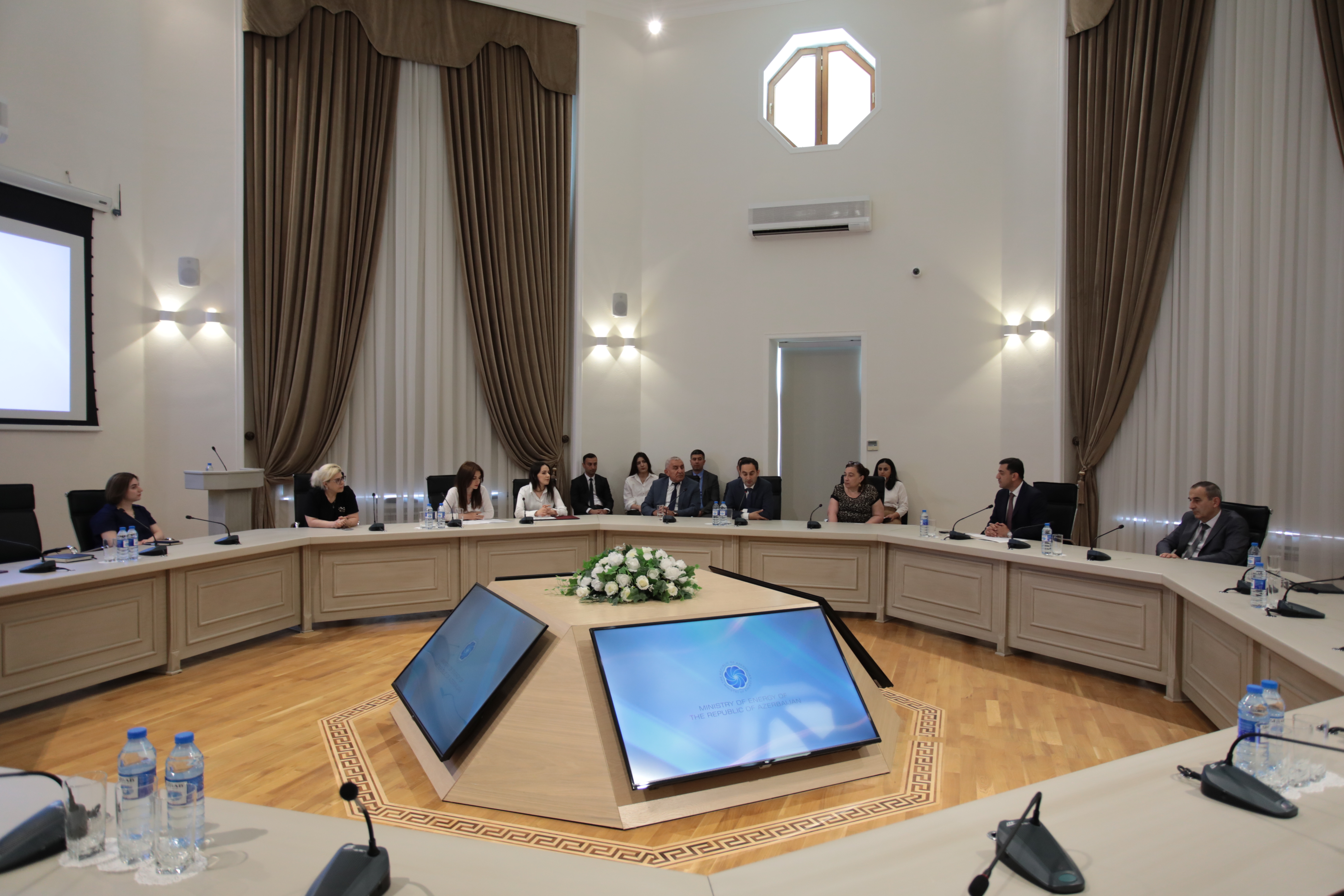 Professional holiday of civil servants was celebrated at the Ministry of Energy