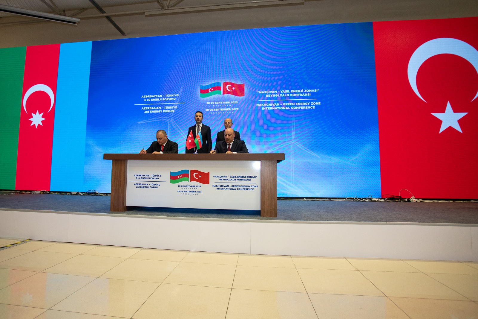 Azərbaycan-Türkiyə III Enerji Forumu və “Naxçıvan - Yaşıl Enerji Zonası” Beynəlxalq Konfransı keçirilib